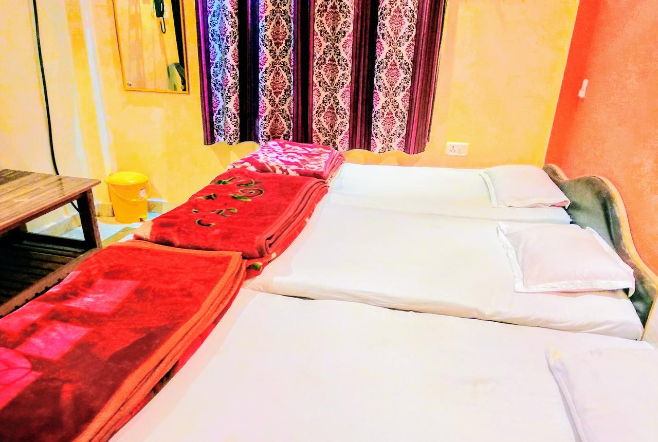 Shree Sai Paying Guest House Varanasi Bagian luar foto